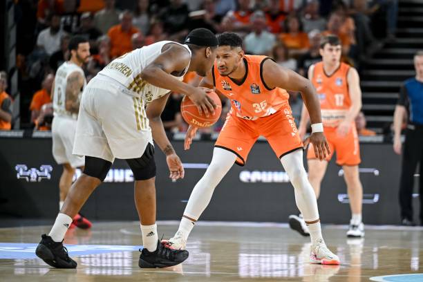 传球的进攻 传球的进攻