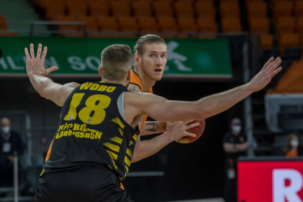 的引援策略 的引援策略