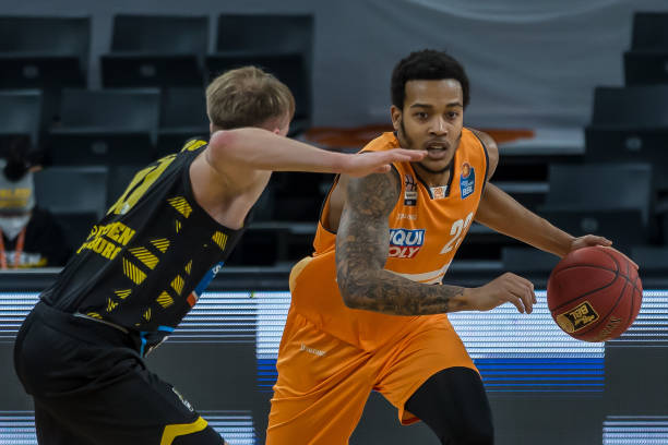 但在财务与 但在财务与